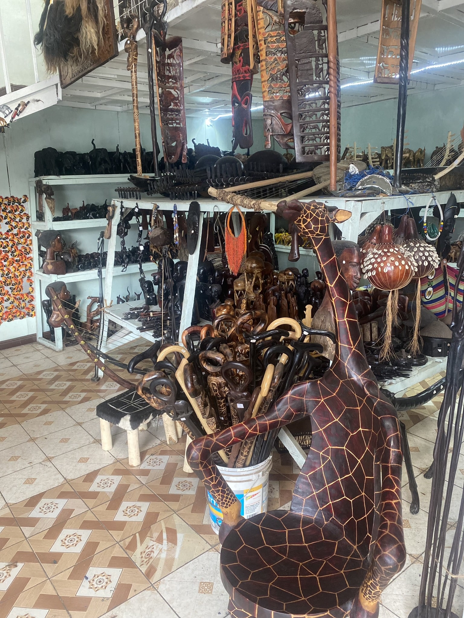 wooden giraffe chair 2