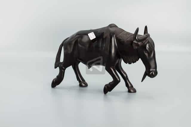 wooden wielderbeest